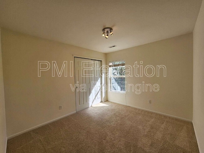 Building Photo - 12832 Mayfair Way