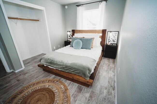 Building Photo - 2607 Rampart Loop