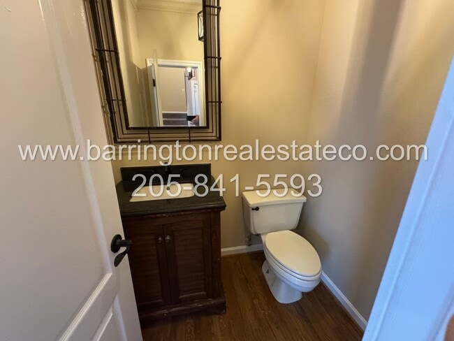 Building Photo - Hoover