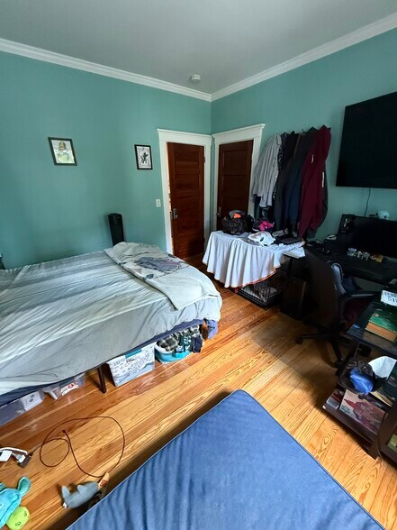 Primary Bedroom - 85 Clifton St