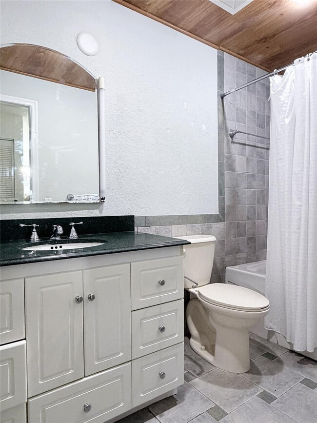 Building Photo - 6671 Via Regina