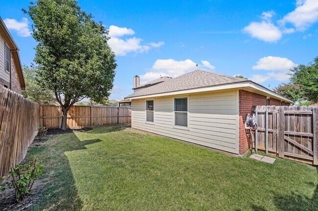 Building Photo - 12113 Thicket Bend Dr