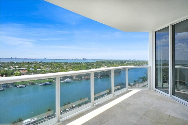 Building Photo - 4775 Collins Ave