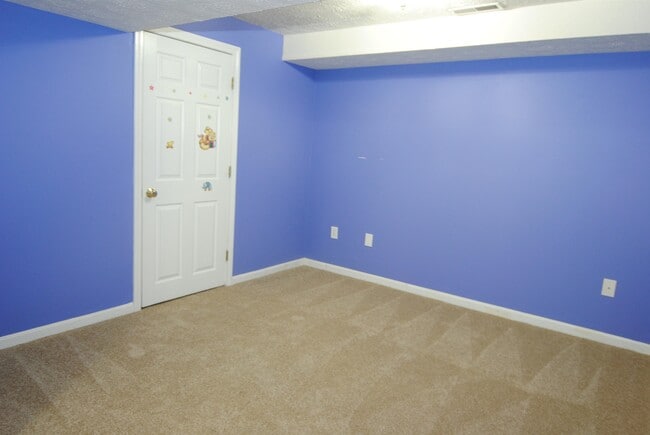 Building Photo - 65 Georgetown Dr