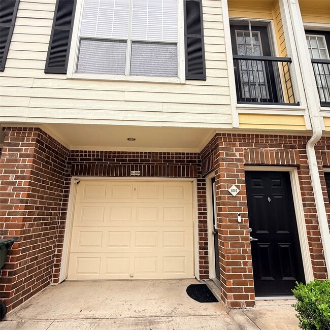 Building Photo - 9200 Westheimer Rd