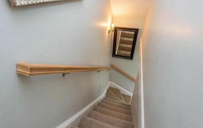 Building Photo - 21 Emerton St