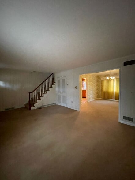 Building Photo - 435 Sycamore Rd