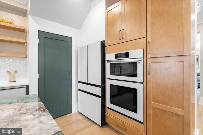 Building Photo - 1616 Kilbourne Pl NW