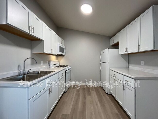 Building Photo - 877 N 26th St