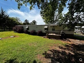 Building Photo - Evergreen C