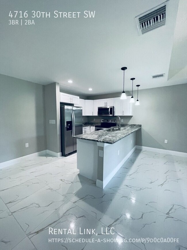 Building Photo - 4716 30th St SW