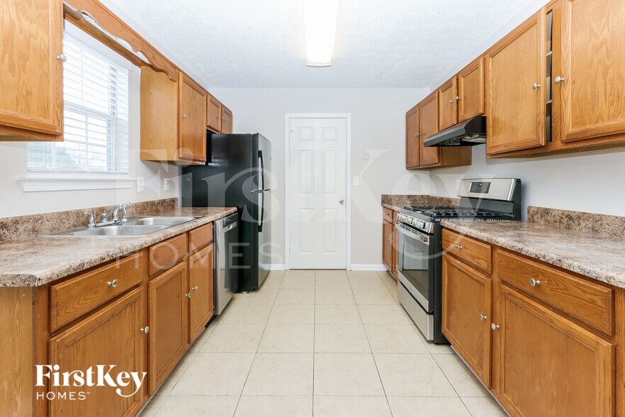 Building Photo - 5901 Green Meadow Way