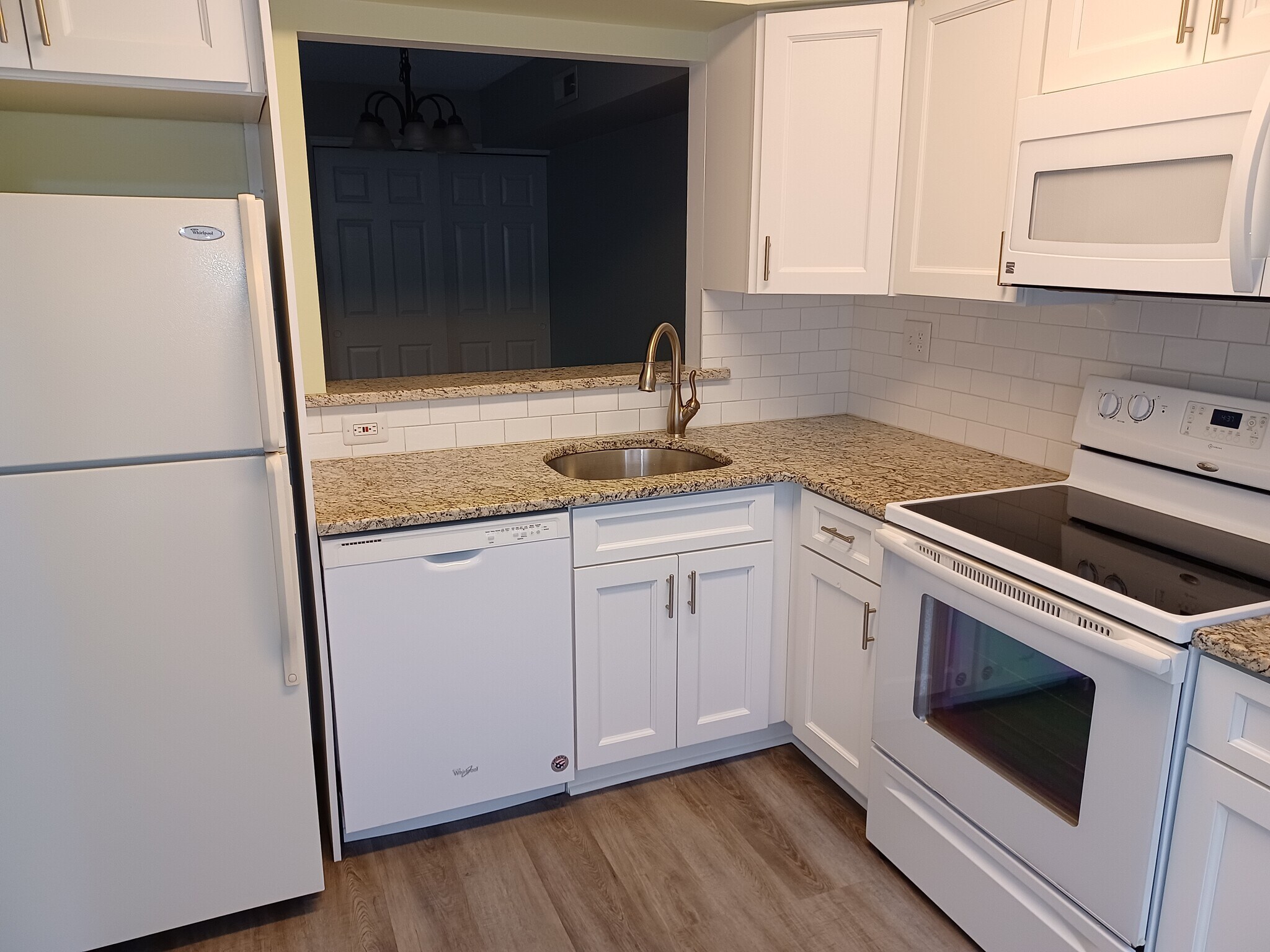 Kitchen - Clean-up area - 2208 Clark Ct