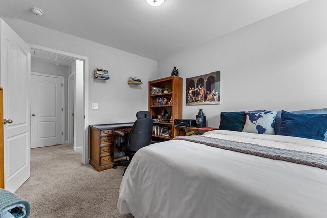 Building Photo - 1145 Camellia Dr