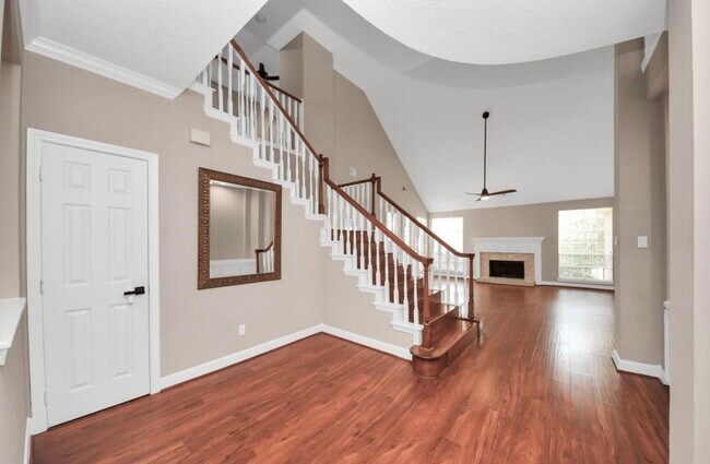 Building Photo - 1003 Clarenda Falls Dr