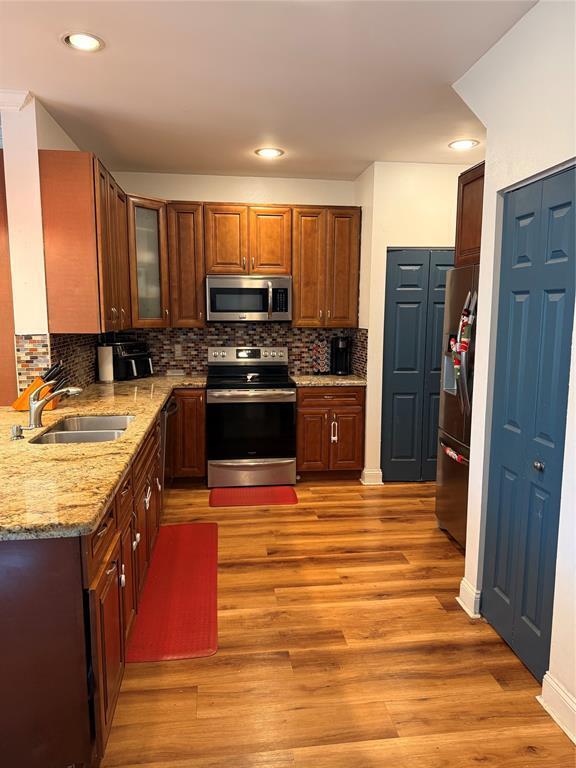 Building Photo - 4758 Lago Vista Dr