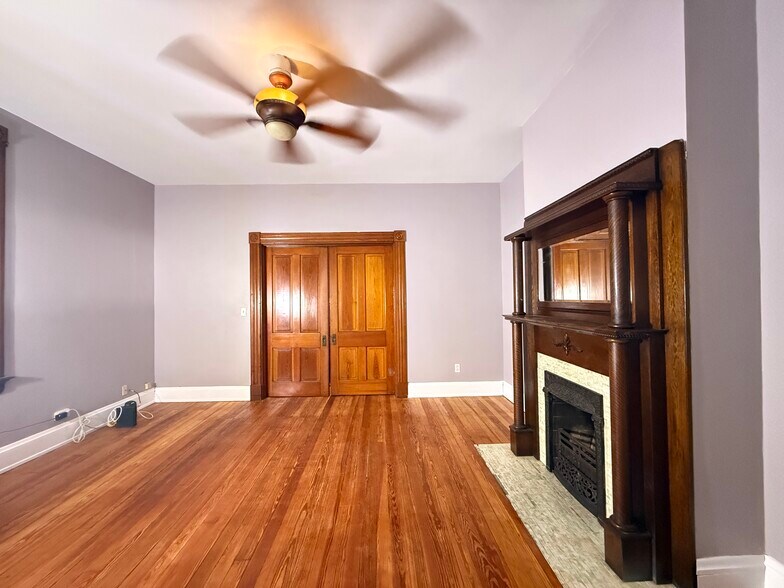 Building Photo - 133 Parker St