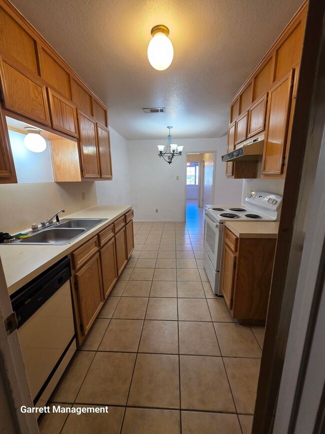 Building Photo - 1703 Taylor St