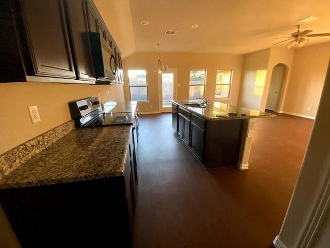 Building Photo - 2853 Mesquite Rd