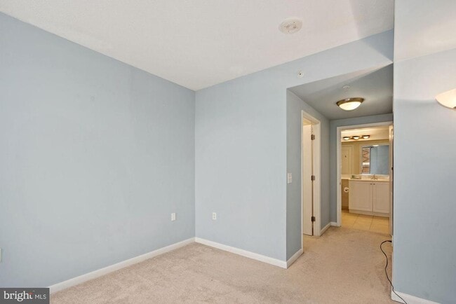 Building Photo - 851 N Glebe Rd