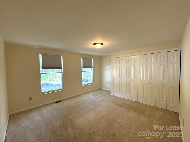 Building Photo - 6616 Wannamaker Ln