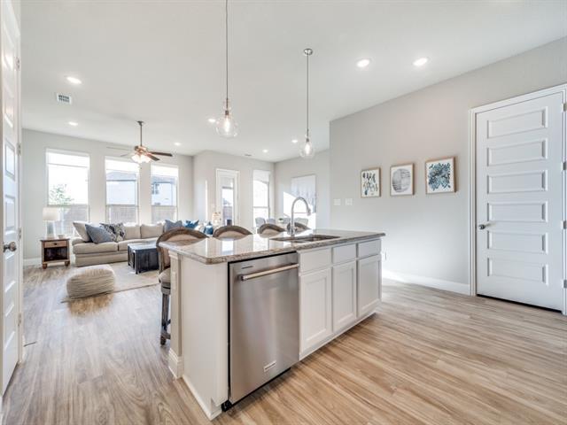 Building Photo - 1913 Renwick Dr