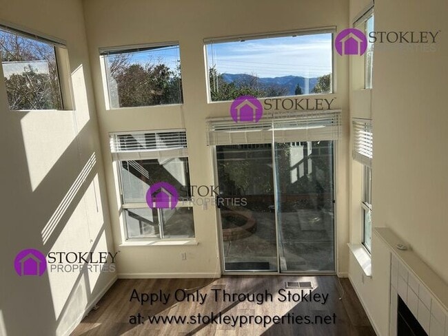 Building Photo - 2133 Bluerock Cir