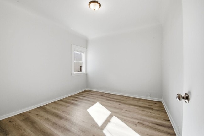 Building Photo - 1473 Clay St