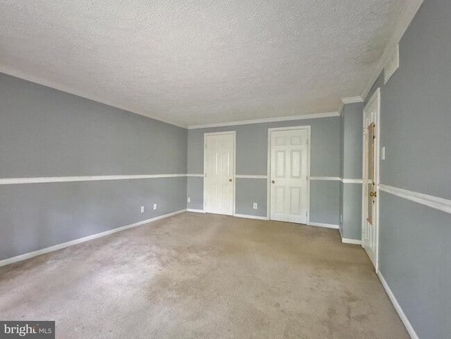 Building Photo - 55 Kenwood Dr