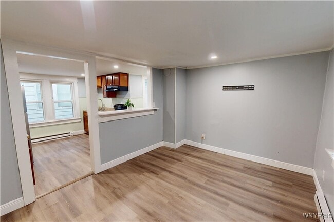 Building Photo - 118 Pries Ave