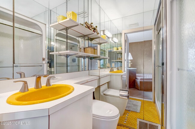 Building Photo - 19 Parker Ave