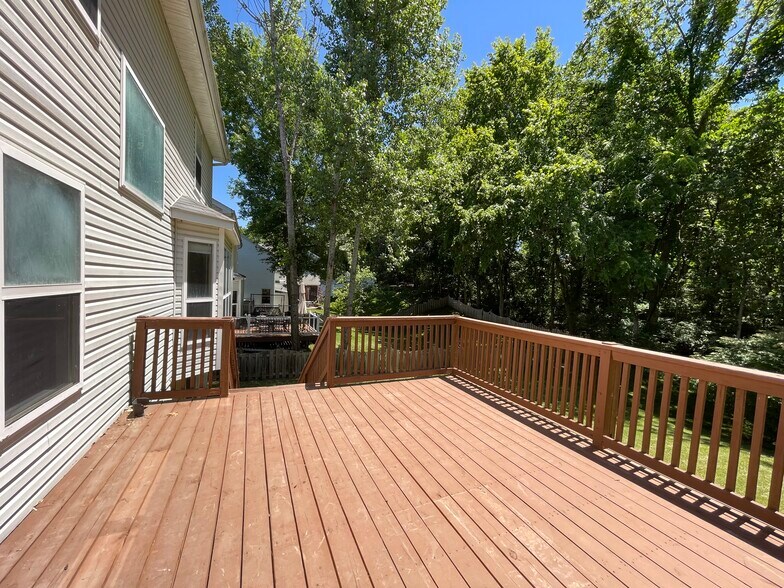 Building Photo - 636 Canary Estates Dr