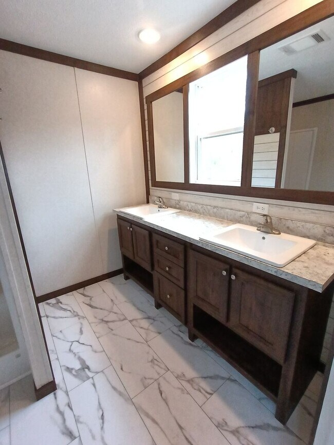 Building Photo - Private 3BR House in Dorchester