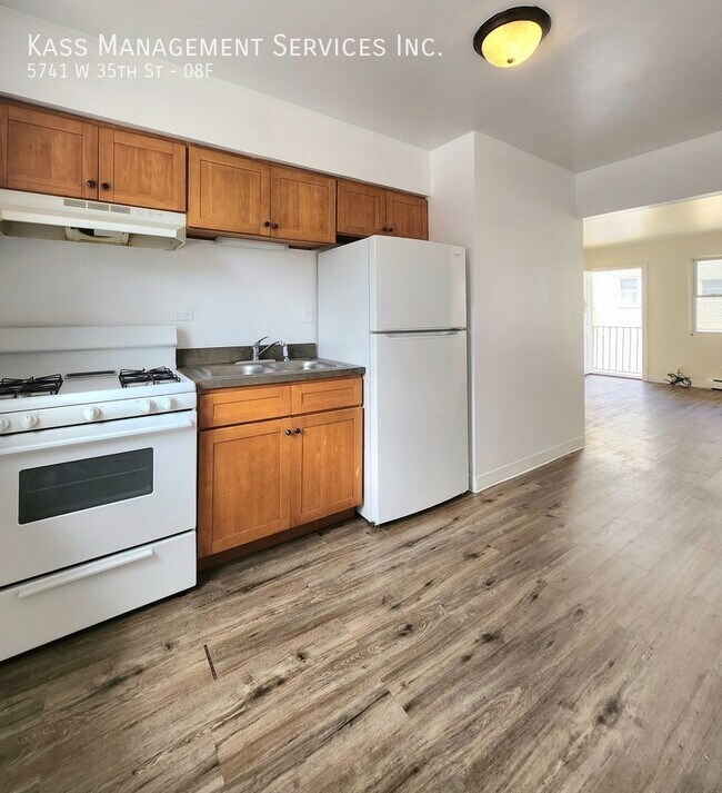 Primary Photo - 5741 W 35th St