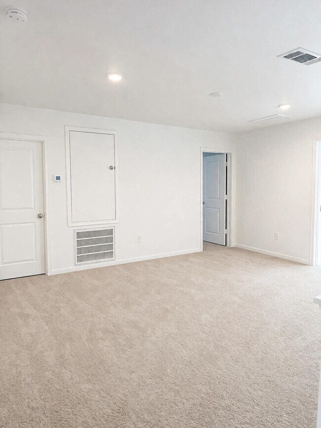 Building Photo - 17810 Plow Horse Ln