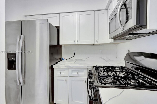 Building Photo - 312 Hendricks Isle