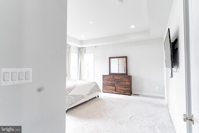 Building Photo - 41914 Spring Air Dr