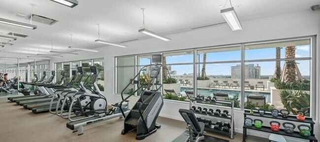 Building Photo - 591 Evernia St