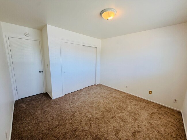 Building Photo - 203 W Benjamin Holt Dr