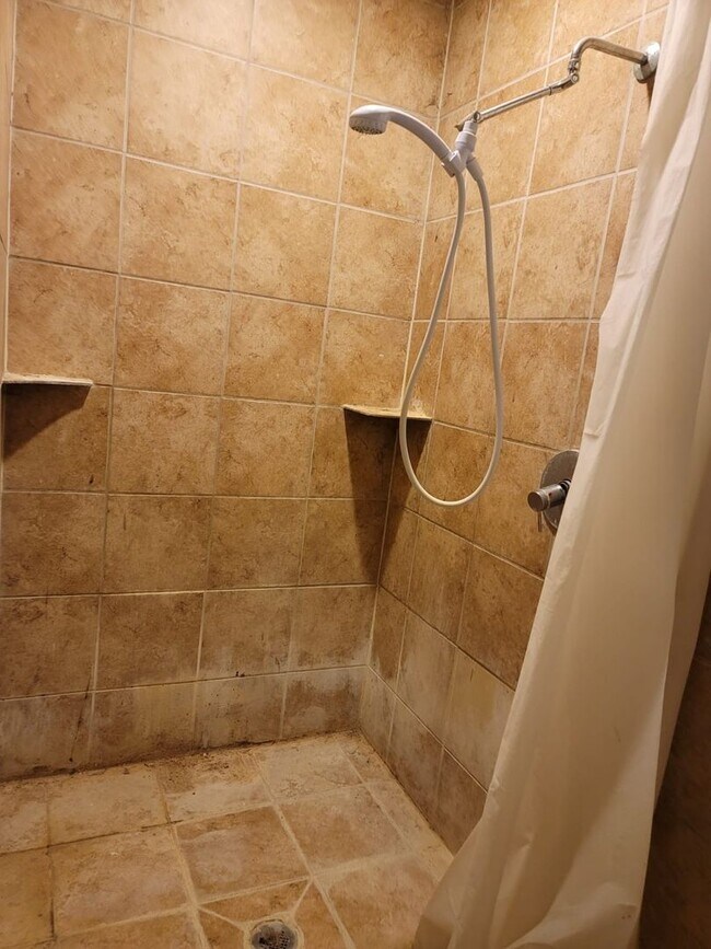 Building Photo - 18327 Blake Manor Rd