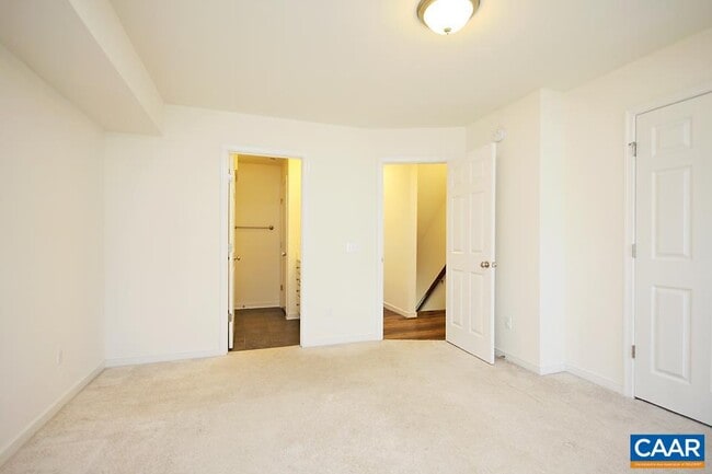 Building Photo - 609 Mornington Ln