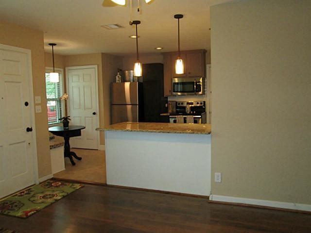 Building Photo - 3525 Mission St