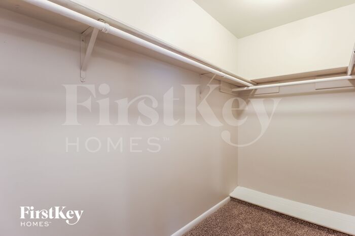 Building Photo - 25202 Tuckahoe Ln