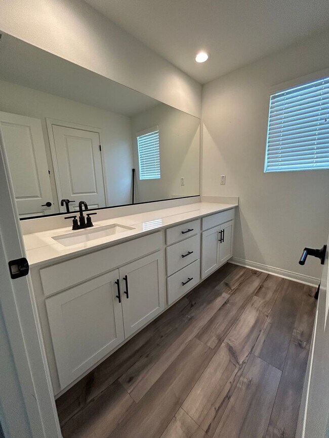Building Photo - Like New 4 Bedroom + Loft Menifee Home