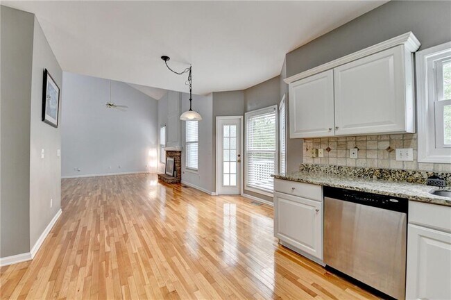 Building Photo - 2455 Kirkstone Dr