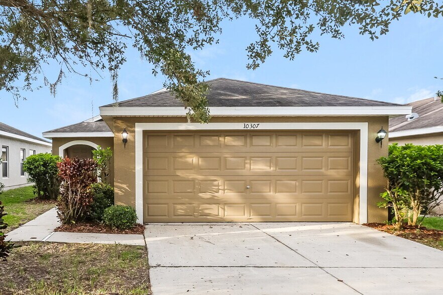 Primary Photo - 10307 Granada Green Ct