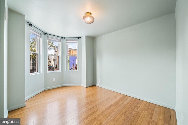 Building Photo - 2454 Amber St