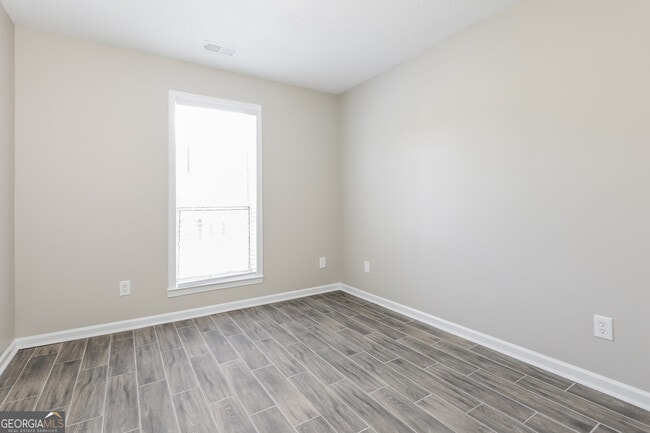 Building Photo - 165 Sawgrass Way