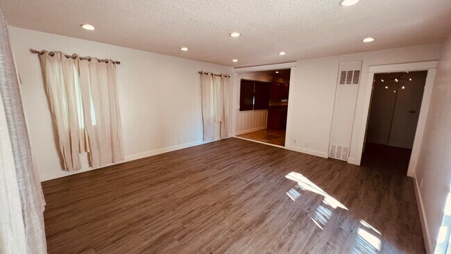 Building Photo - 4949 Coldwater Canyon Ave