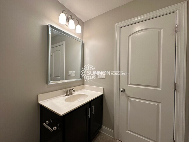 Building Photo - 4 Bedroom 2.5 Bathroom in Indian Trail